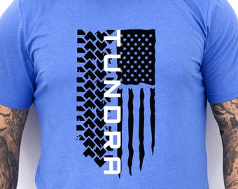 Camiseta Tundra con la bandera estadounidense - Diseño desgastado, unisex - Camiseta personalizada con orgullo vehicular para amantes de los camiones y los overlanders