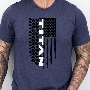 Titan Tyre Tread Amerikanische Flagge T-Shirt - Distressed Graphic Tee, Unisex Fit - Vaterländisches kundenspezifisches Fahrzeug Pride-Shirt für LKW-Liebhaber