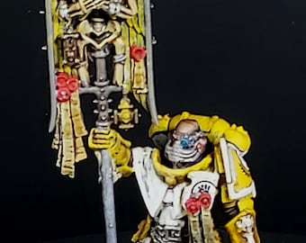 Warhammer 40k: painted Imperial Fists Ancient