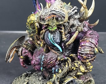 Modelo en miniatura pintado para juegos de guerra de mesa. Plaga transformada en demonio.