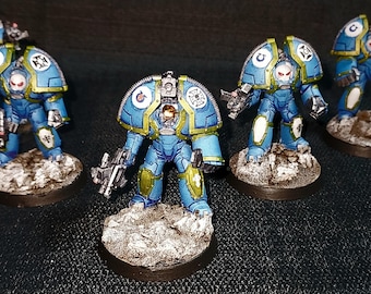 Warhammer 40K Space Marines Captain - Master-Crafted Bolt Rifle & Power Sword Model Kit