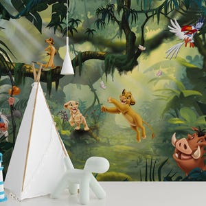 Mural de Jungla Rey León – Cachorros de León y Animales Salvajes – Papel Pintado Safari Infantil – Deco Bosque Verde