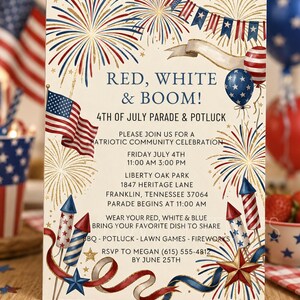 Może przedstawiać: Karta zaproszenia o tematyce patriotycznej, z czerwonymi, białymi i niebieskimi fajerwerkami, flagami i balonami. Tekst brzmi "Red, White & Boom!" i szczegółowo opisuje wydarzenie z okazji 4 lipca.