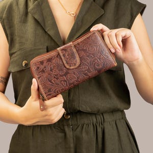 Cartera de cuero para mujer hecha a mano en cuero IT Buen regalo para mamá Regalo de una amiga Idea de regalo para una amiga Regalo de cumpleaños para ella Único