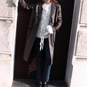 Women&#39;s Brown Sheepskin Trench Coat–Slim Fit Long Leather Outerwear with Viscose Lining, Vintage-Inspired Winter Style, Perfect Gift for Her