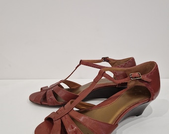 Sandali vintage Clarks con cinturino a T in pelle marrone con tacco, taglia UK 5 EU 38, comodi sandali estivi, circa 2007