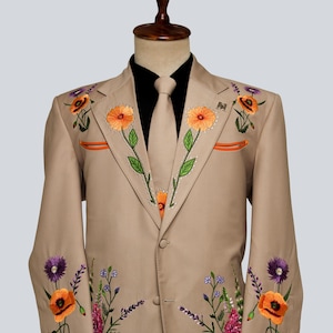 Embroidered Floral Men&#39;s Suit: Custom Beige Cotton Wedding Outfit