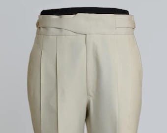 Pantalones Gurkha de algodón color marfil para hombre: doble pliegue y cierre de botones