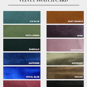 Puede incluir: Tarjeta de muestras de terciopelo con una variedad de colores. Los colores incluyen azul hielo, naranja &oacute;xido, esmeralda, zafiro, azul real, rojo cereza, verde pistacho, vino, rosa empolvado, espresso, moca y negro. El texto "VELVET SWATCH CARD" est&aacute; en la parte superior.
