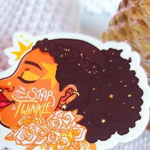 Afro schwarze Mädchen magische natürlicher Haaraufkleber. Sternenklare gemischte Rassen Mädchen funkelnde Laptop Aufkleber. motivierende Selbstliebe, positive Vibes