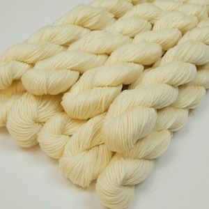 Sock Yarn Mini Skeins. Fingering Weight 4 Ply Superwash Merino Wool. UNDYED. Natural Cream Off White Knitting Yarn. 20g each