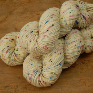 Hand Dyed Yarn. DK Weight Superwash Merino Wool. POTLUCK CONFETTI. Cream Off White Rainbow Speckled Indie Dyed Knitting Yarn