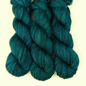 Hand Dyed Yarn. Sock Fingering Weight 4 Ply Superwash Merino Wool. DEEP SEA TONAL. Indie Knitting Yarn. Blue Green Teal Handdyed Sock Yarn