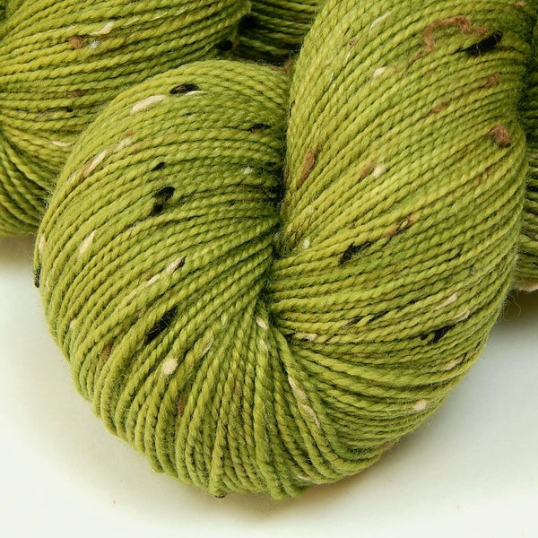 Hand Dyed Yarn. Tweed Fingering Weight Superwash Merino Wool Nylon. LETTUCE TONAL. Indie Dyer Knitting Yarn. Yellow Green Flecks Sock Yarn