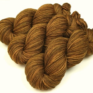 Hand Dyed Yarn. Worsted Weight Superwash 100% Merino Wool. HAZELNUT. Tonal Brown Yarn. Indie Dyer Handdyed Knitting Yarn. Ready to Ship