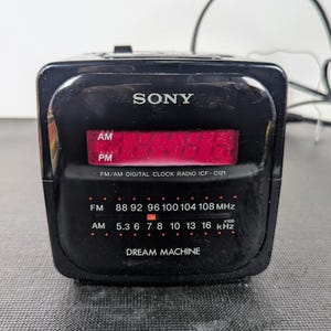 Vintage Sony Dream Machine ICF-C121 Alarm Clock Radio Black - WORKING!