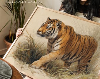 Impresión artística vintage de tigre de Bengala, ilustración antigua de vida silvestre de grandes felinos, decoración rústica de pared de jungla para albergue, cabaña, oficina o galería de naturaleza.