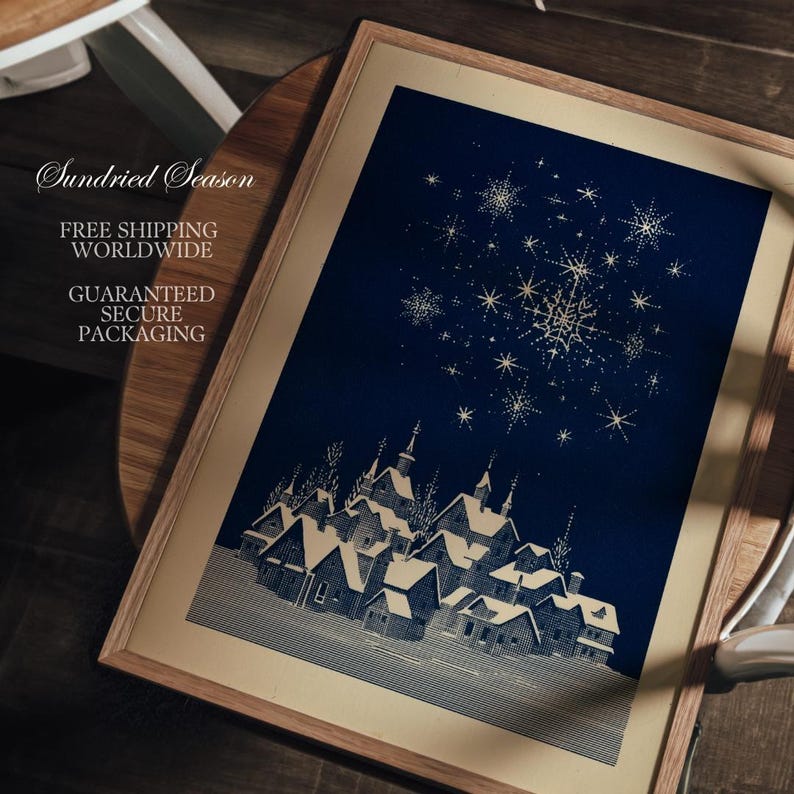 Lámina artística retro de un pueblo invernal de los años 50, lámina navideña de mediados de siglo en marfil y azul marino, arte navideño escandinavo vintage para el salón de tu casa nórdica. imagen 4