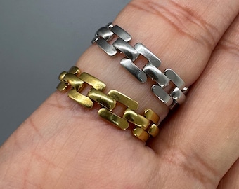 Handcrafted Chain Ring in Gold or Silver