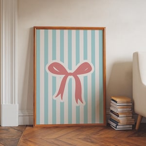 Poster con nastro – Stampa con fiocco rosa su strisce blu, decorazione per camera da letto Coquette, arte murale minimalista per ragazze o adolescenti