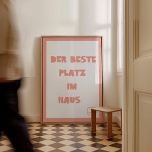 Poster "Der Beste Platz im Haus" - Divertente stampa da parete per bagno in stile tedesco, tipografia retrò con illustrazione di carta igienica