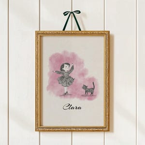 Gepersonaliseerde print ballerina meisje en kat – aangepaste naam muurkunst voor kinderkamer, zachtroze aquarel decor kinderkamer