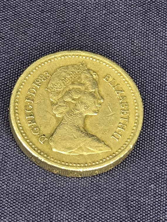 1983 Elizabeth Ii D G REG FD One Pound Coin With Error. - Etsy
