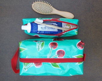 Trousse de toilette Boxy et étui à crayons sur commande