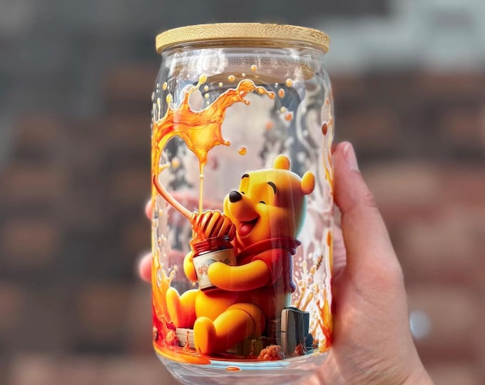 Honey Bear Glass Cup, Pooh-Themed Drinkware, Forest-Inspired Tumbler, Handcrafted Gift Idea, Unique Decorative Glass for Nature Lovers