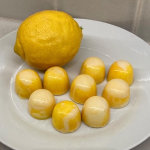 Limoncello Cream White Chocolate Bonbons 9