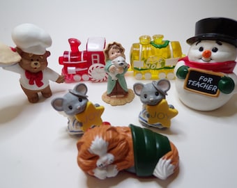 1988 Hallmark Merry Miniatures 2 Train Cars, Baker, Snowman Cat, 2 Mice Set of 8   B202B17