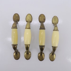 Brass Hardware, Drawer Pulls   B201