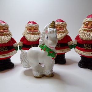 1988 Miniaturas alegres distintivas, cuatro Santas y un conjunto de ponis de 5 B202B18