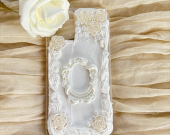 Blossoms of Time: Vintage White Flower Decoden Case| Handcrafted decoden phonecase| gift for her| Romantic decoden phone case