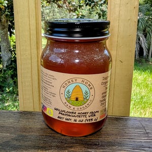 16oz Massachusetts Raw Honey