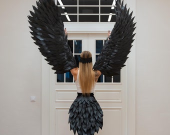 Black Harpy Wings Costume with Tail: Flexible Cosplay Bird Wings