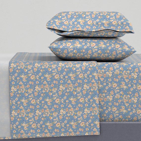 Sheet Set in Dainty Prairie Blooms