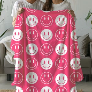 Pink Smiley Face Velveteen Plush Blanket - Retro Smiley Face Valentine Blanket - Cozy Valentine Gift - Soft Plush Blanket for Girls