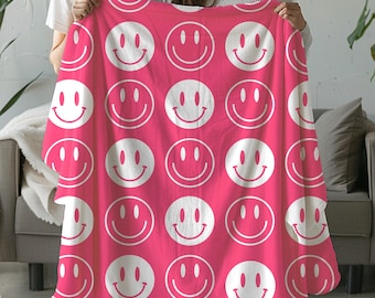 Pink Smiley Face Velveteen Blanket - Retro Plush Throw, Cozy Valentine Gift