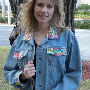 Denim women&#39;s size medium Jean Jacket coat hippy psychedelic peace sign love retro up-cycled fashion r Bill Blass  OOAK