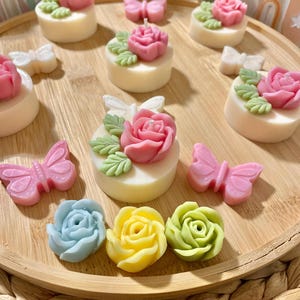 Handmade Soy Wax Candle Favors: Rose & Leaves, Baby Shower Decoration