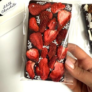 Chocolate Bar: Dark Chocolate with Freeze-Dried Strawberries - Gift Ready (2pc)
