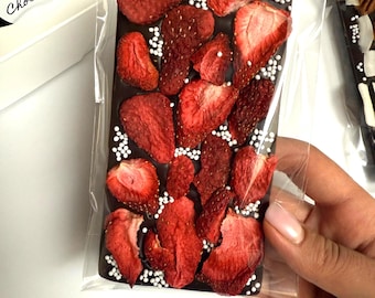 Chocolate Bar: Dark Chocolate with Freeze-Dried Strawberries - Gift Ready (2pc)