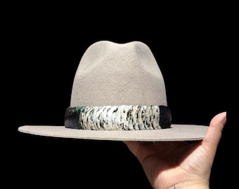 Leihulu humupapa second（white） Hawaiian Feather Lei, Hat Band Lei Hulu Humu Papa, Natural White