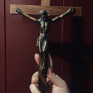 Vintage Crucifix- A1