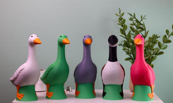 3D Printed Desk Goose: 7-Inch PLA Filament, White/Gray/Pink/Candian/Green/Golden, Eco-Friendly