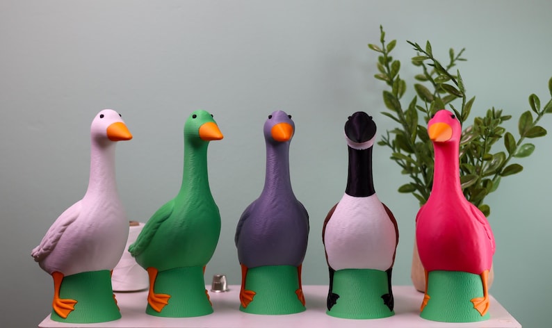 3D Printed Desk Goose: 7-Inch PLA Filament, White/Gray/Pink/Candian/Green/Golden, Eco-Friendly image 2