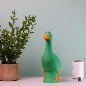 3D Printed Desk Goose: 7-Inch PLA Filament, White/Gray/Pink/Candian/Green/Golden, Eco-Friendly image 9
