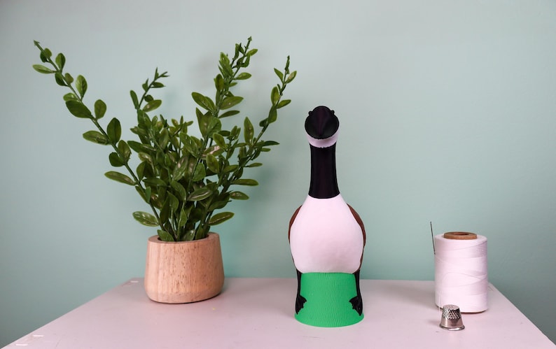 3D Printed Desk Goose: 7-Inch PLA Filament, White/Gray/Pink/Candian/Green/Golden, Eco-Friendly image 5