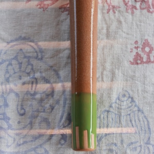 Chillum con smalto verde